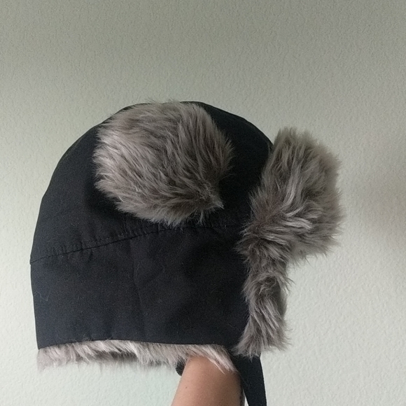 Fuzzy Hat with ears :3 - Picture 3 of 8